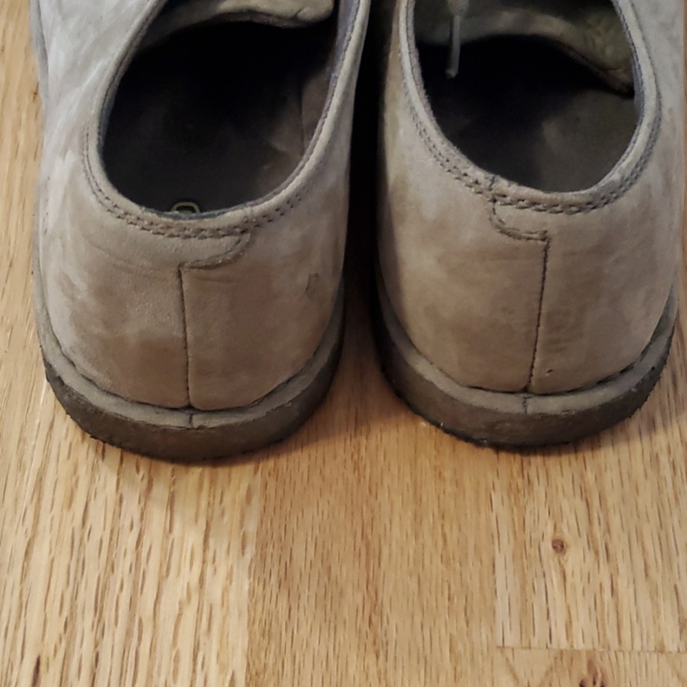 Keen Sierra Women's Suede Oxfords with Crepe Soles - Picture 6 of 6